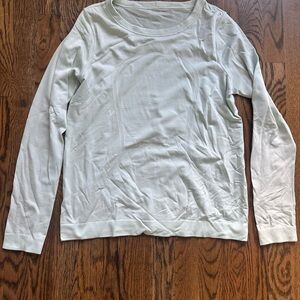 lululemon athletica Swiftly Tech Long Sleeve Size 8 EUC